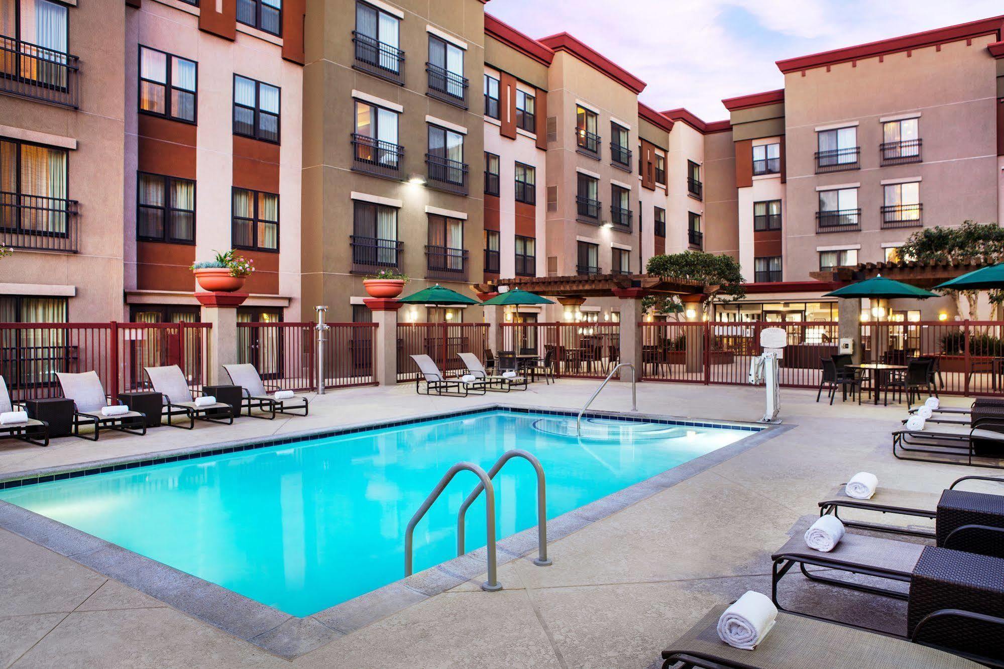 Residence Inn Los Angeles Burbank/Downtown Exterior photo